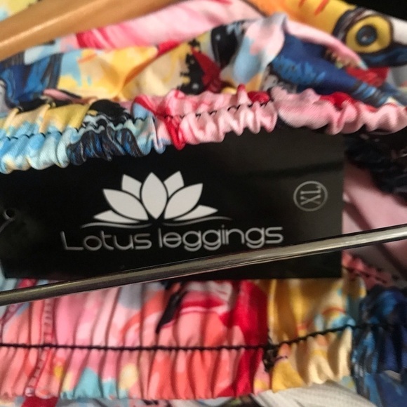 Lotus leggings yoga shorts flaming print NWT - Picture 4 of 6